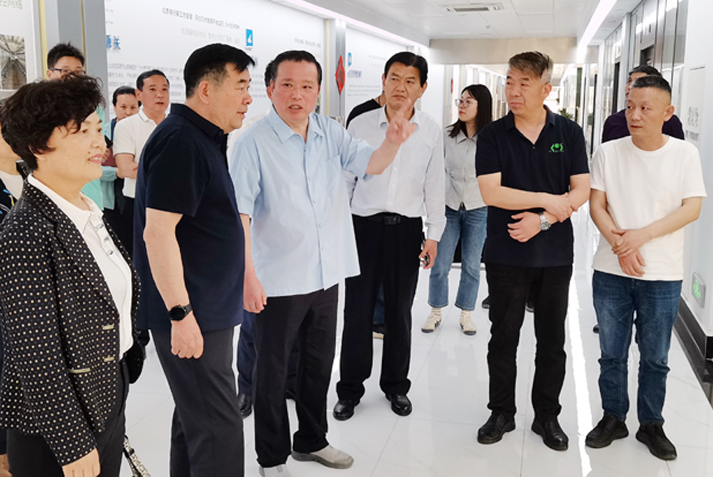 守護人民群眾“舌尖上的安全”    市政協(xié)開展專題民主監(jiān)督活動